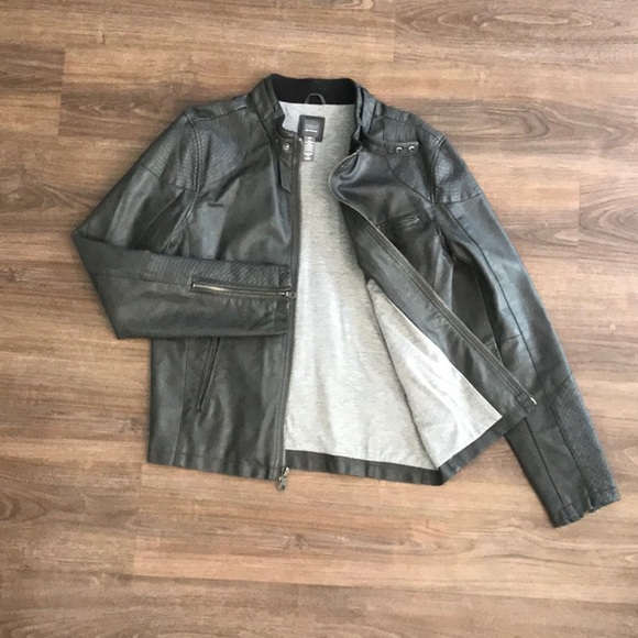 Gently Worn Leather Jacket - Picture 4 of 4
